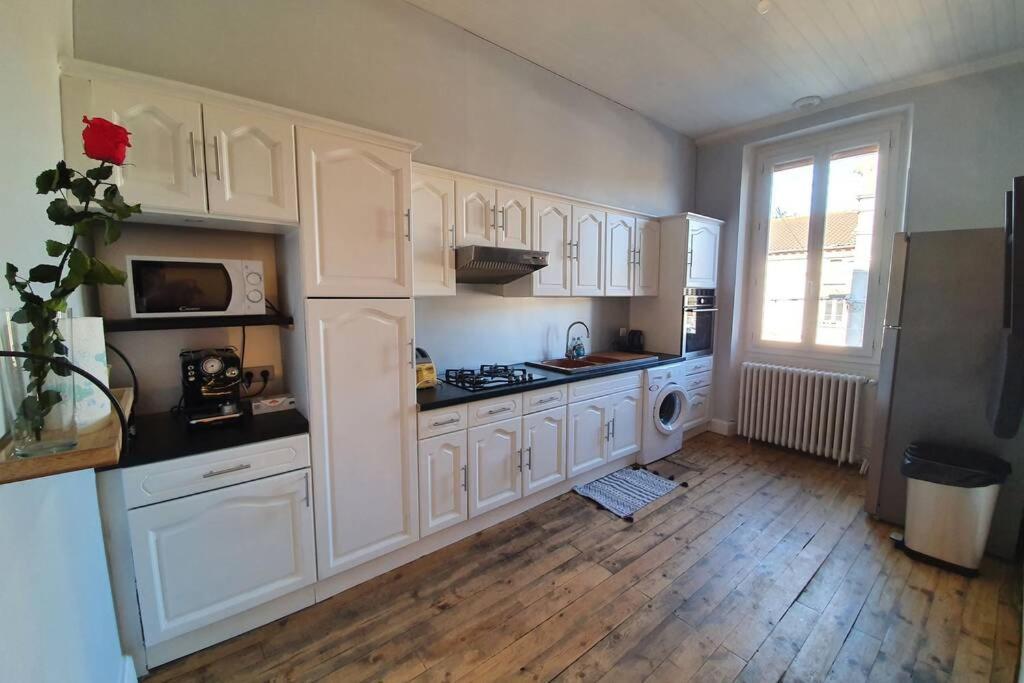 Appartement Spacieux, Wifi ,Cafe A Volonte Blaye-Les-Mines Exterior foto